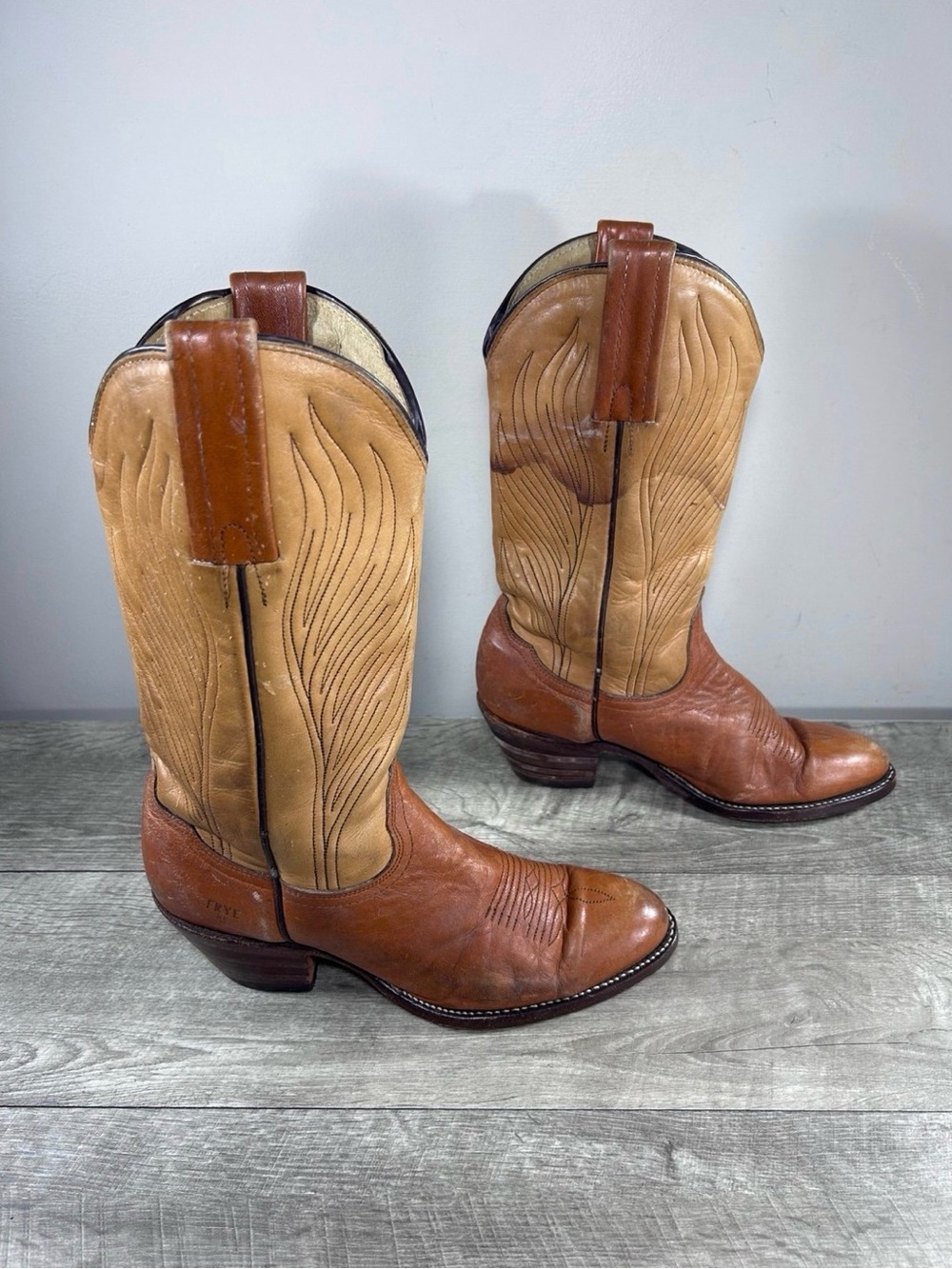 Vintage Frye Stacked Heels Leather Men’s Cowboy Western Pull On Boots Size 7.5